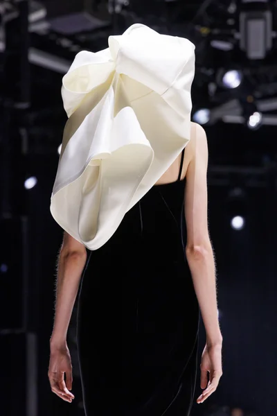 Look 2